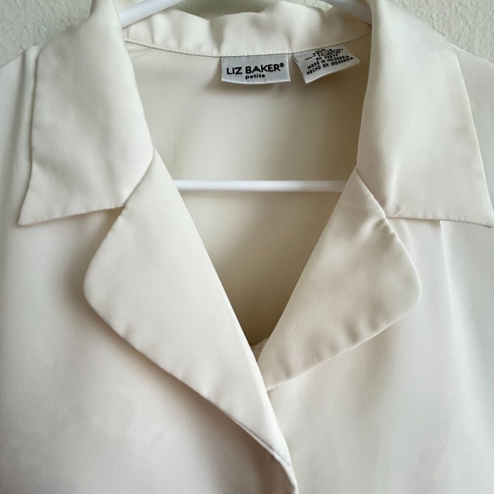 Liz Baker Essentials Blouse – Size M – Classic Ivory - Picture 6 of 13